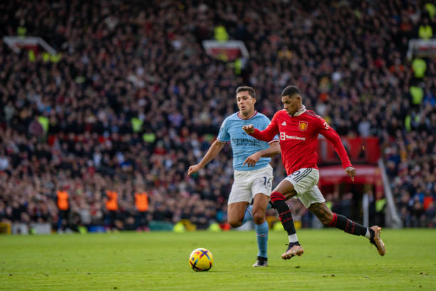 通过其鲜明 通过其鲜明